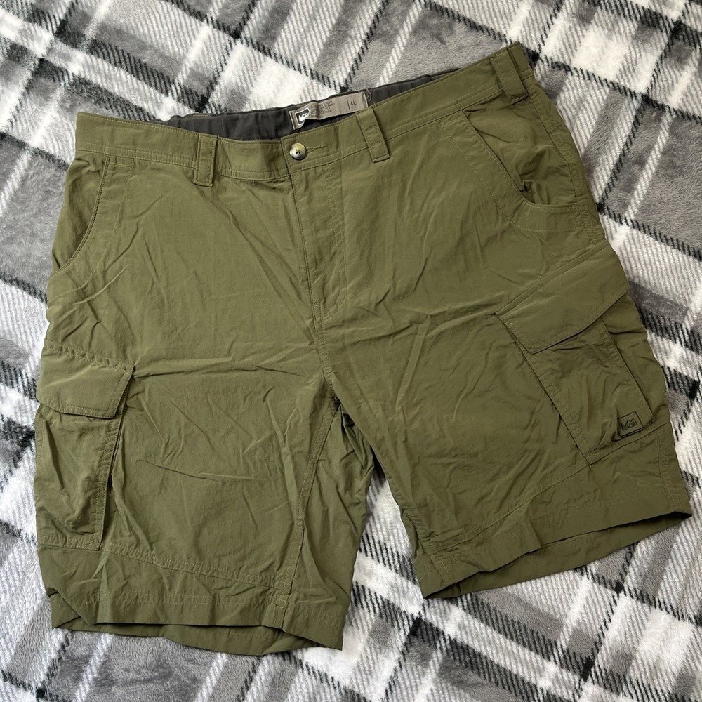 REI Co-Op Shorts Men's XL Green Hiking Trail Outdoors Baggy Camp Nylon Cargo